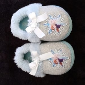 AVAILABLE - Frozen II Blue slippers size Toddler 5/6